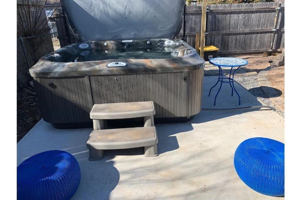 1 Mile To Fort Sill! The Carolebelle Cottage Sleeps 8 With Hottub,Grills,Firepit Lawton Ngoại thất bức ảnh