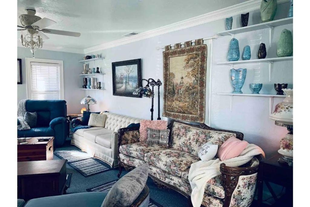 1 Mile To Fort Sill! The Carolebelle Cottage Sleeps 8 With Hottub,Grills,Firepit Lawton Ngoại thất bức ảnh