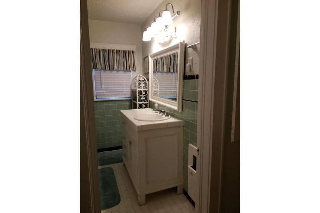 1 Mile To Fort Sill! The Carolebelle Cottage Sleeps 8 With Hottub,Grills,Firepit Lawton Ngoại thất bức ảnh