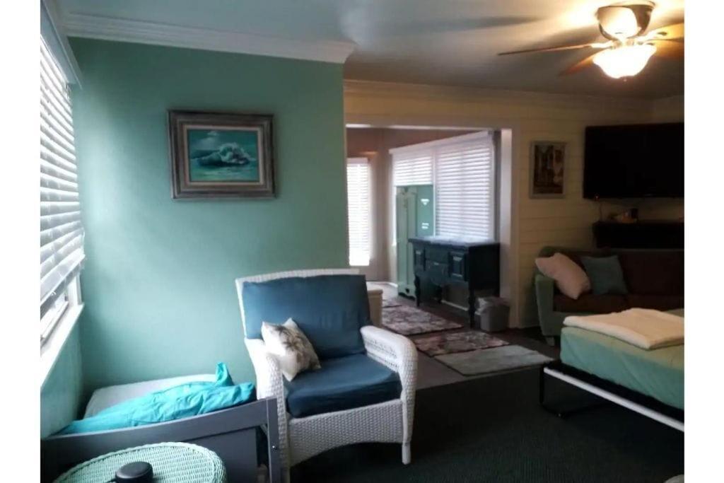 1 Mile To Fort Sill! The Carolebelle Cottage Sleeps 8 With Hottub,Grills,Firepit Lawton Ngoại thất bức ảnh